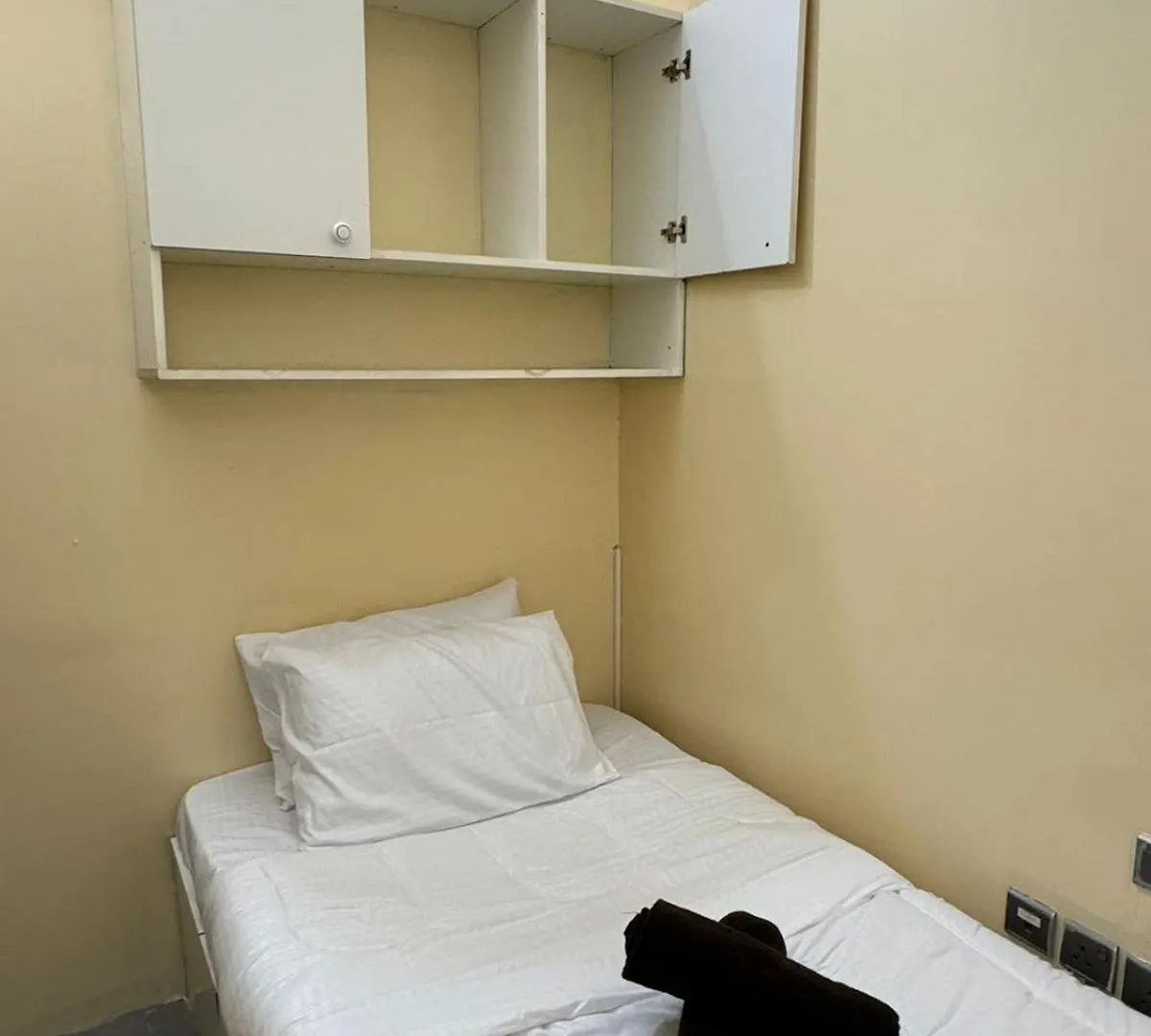 Hostel With Private Room Near Downtown Business Bay Dubaj