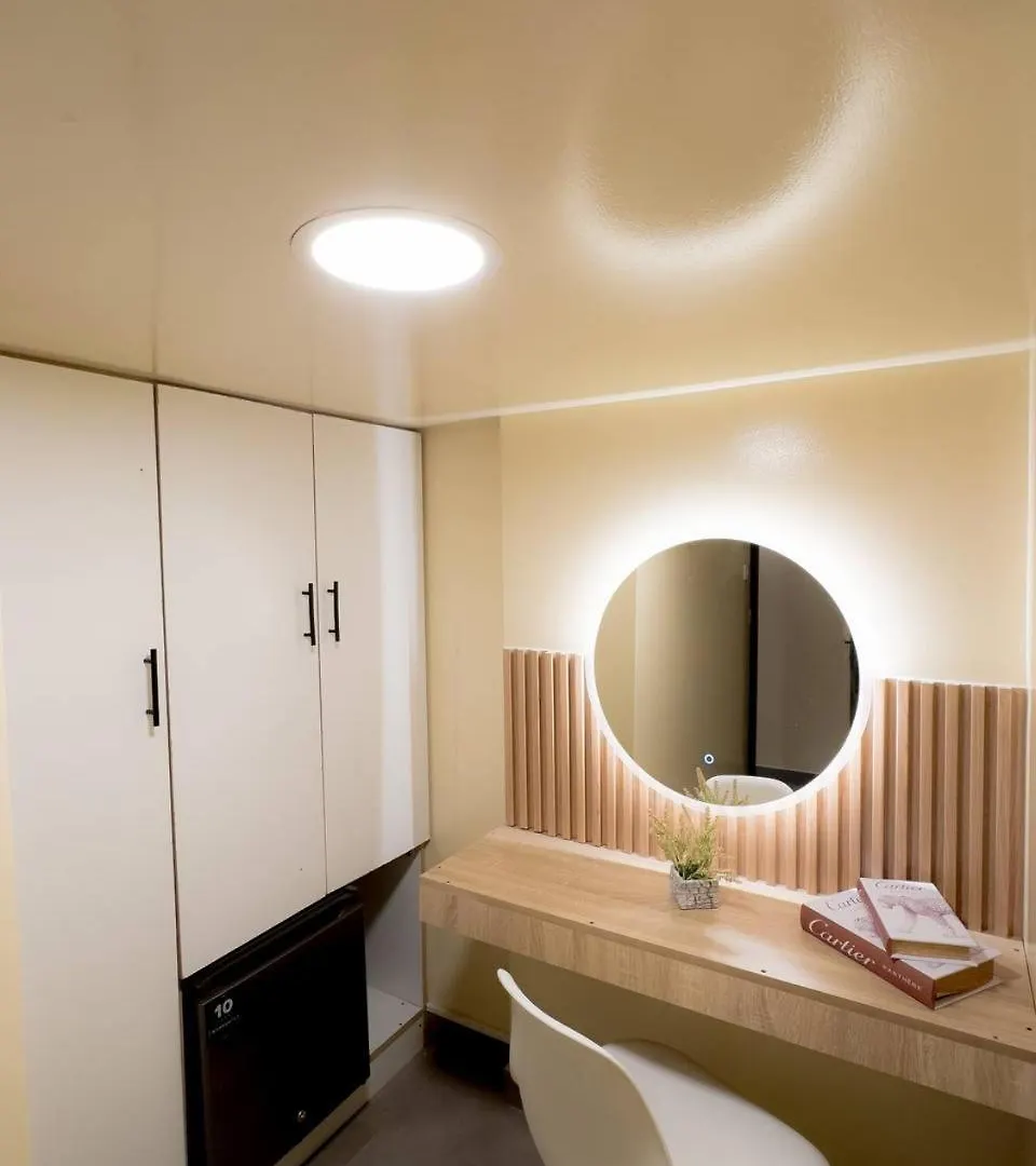 Hostel With Private Room Near Downtown Business Bay Dubai United Arab Emirates