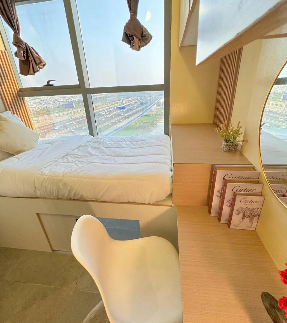 Hostel With Private Room Near Downtown Business Bay Dubai Homestay