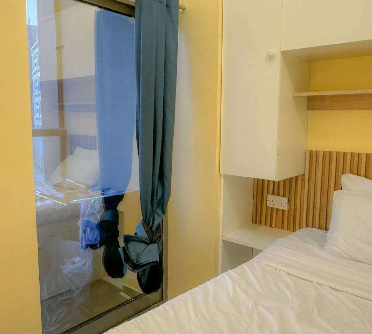 Hostel With Private Room Near Downtown Business Bay Dubai Homestay